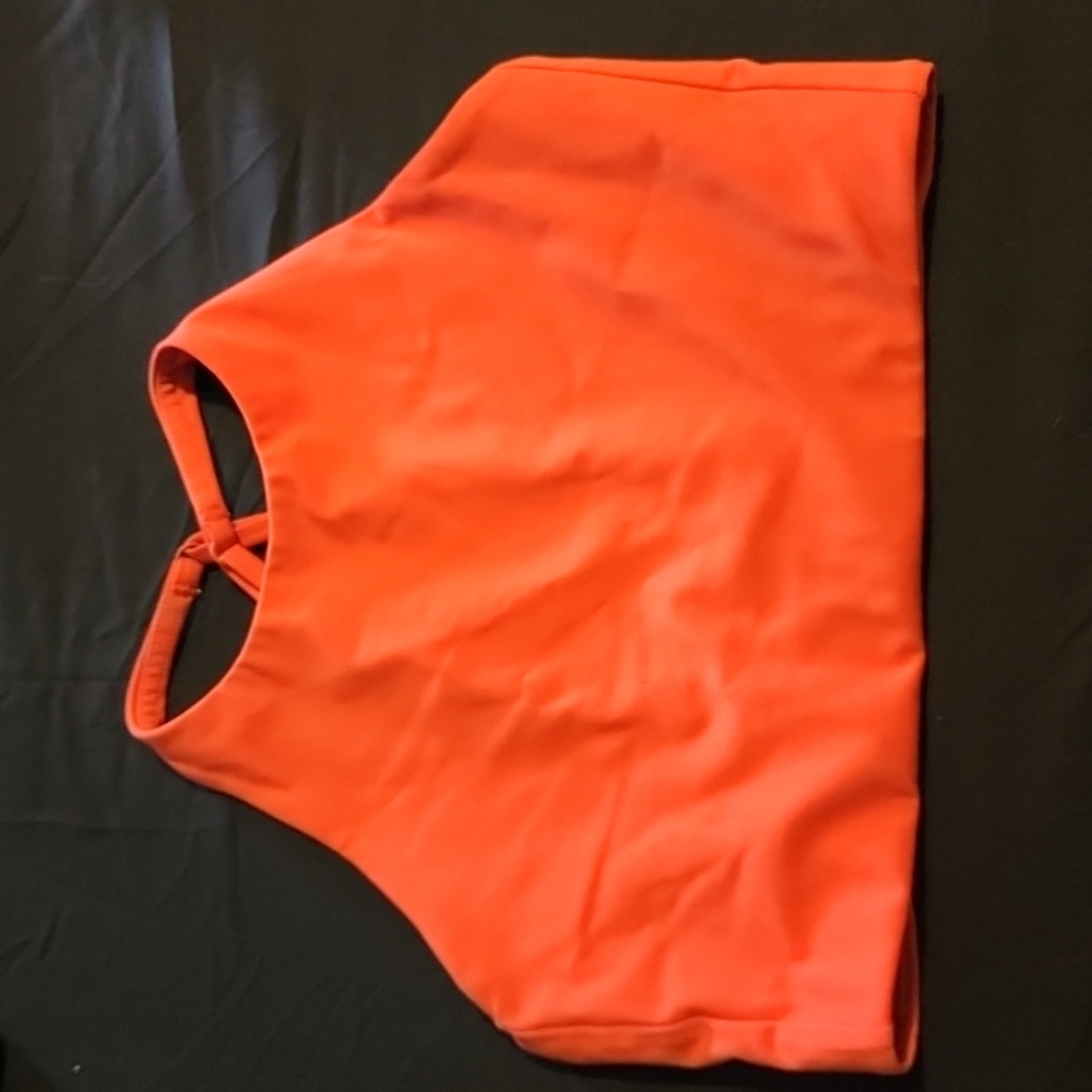 High neck sports bra